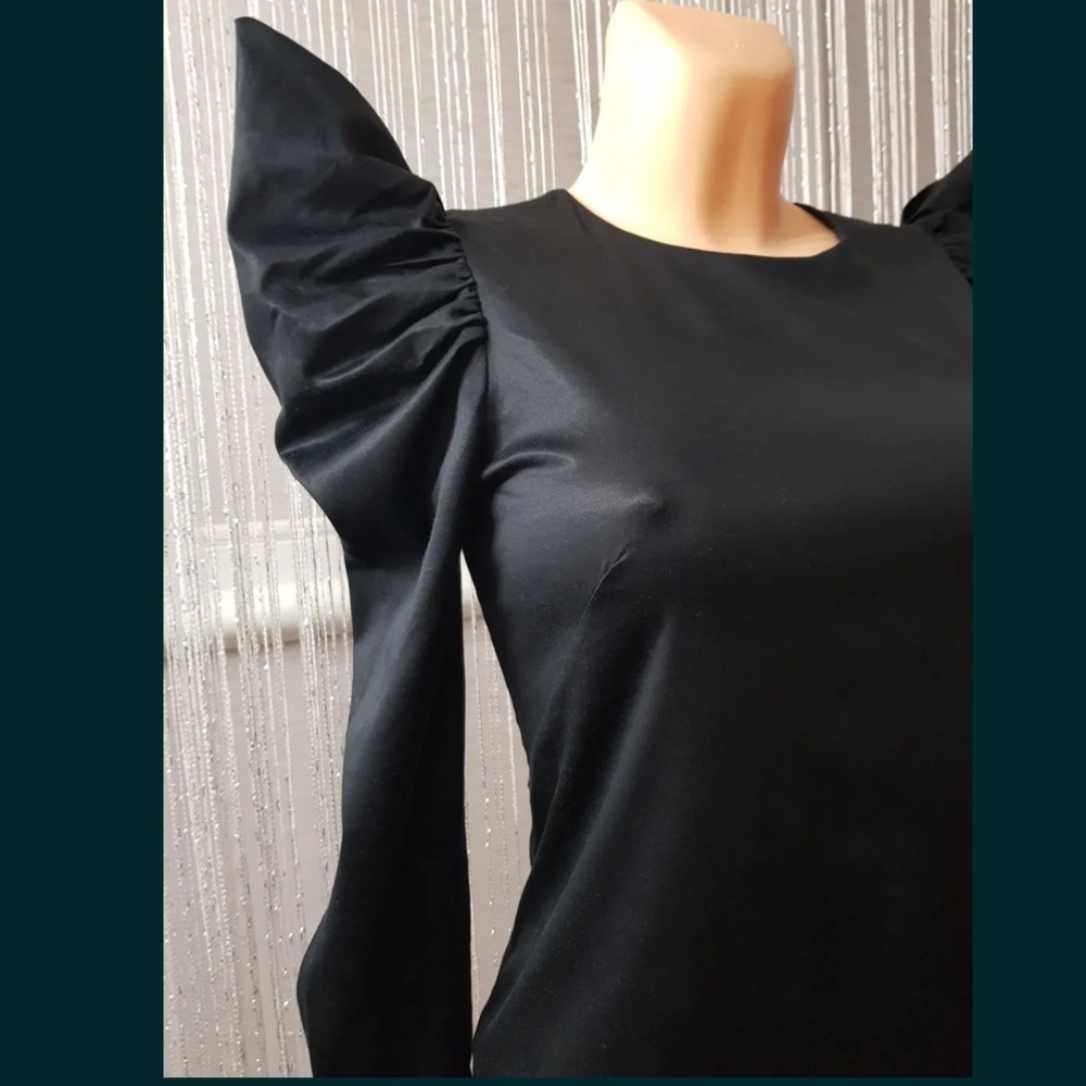 Rare! French connection avant garde puff sleeve Victorian button dress. Size 2